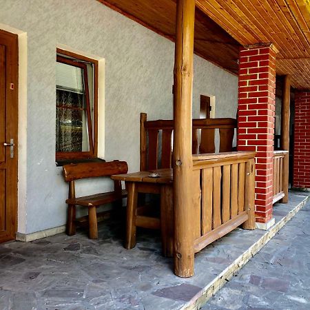 Tri Dorogi Hotel ลวีฟ ภายนอก รูปภาพ