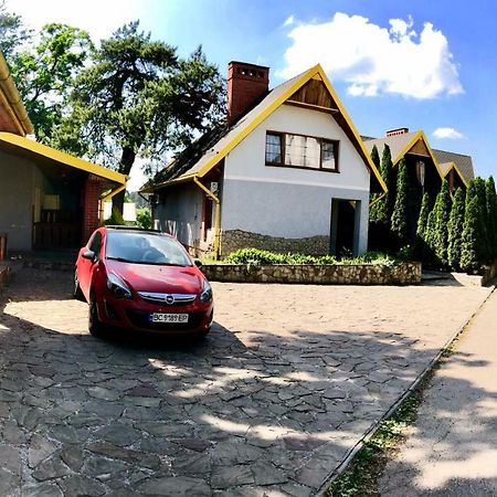 Tri Dorogi Hotel ลวีฟ ภายนอก รูปภาพ
