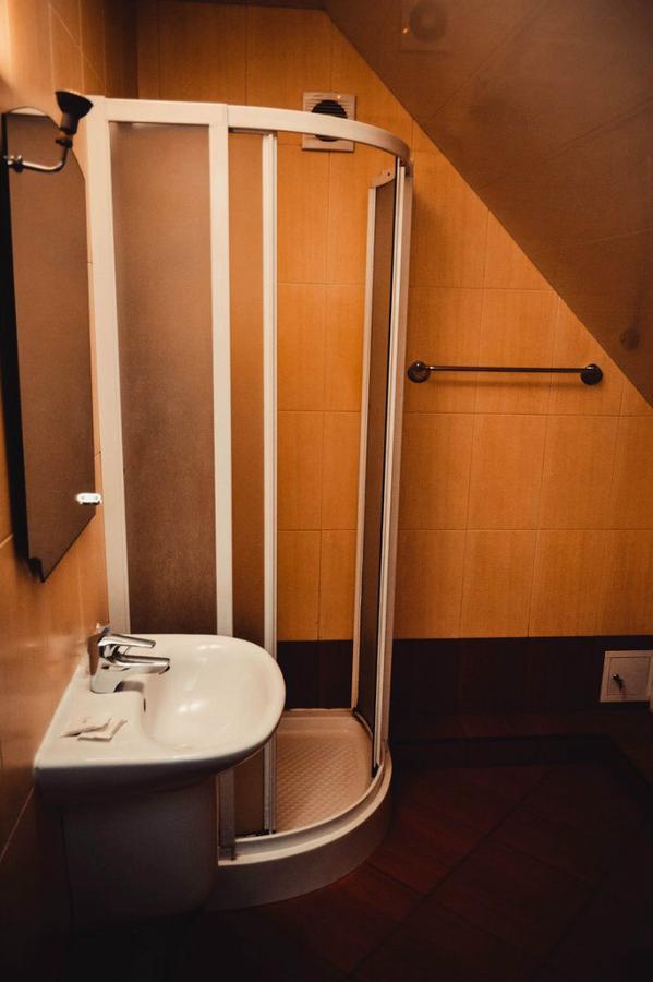 Tri Dorogi Hotel ลวีฟ ภายนอก รูปภาพ