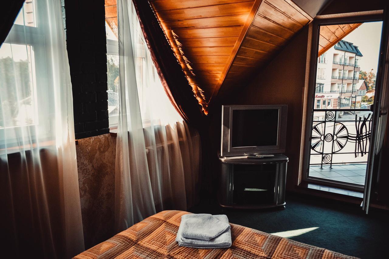 Tri Dorogi Hotel ลวีฟ ภายนอก รูปภาพ
